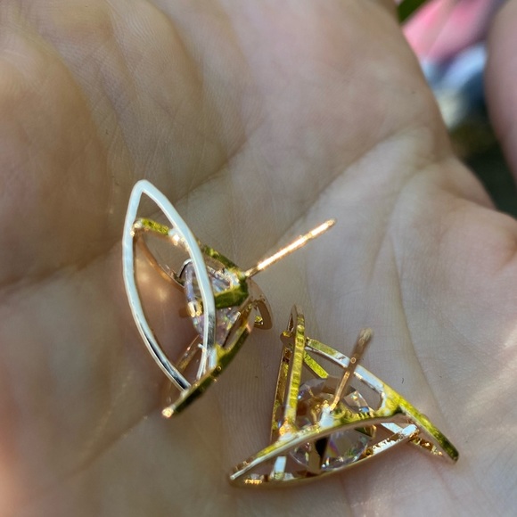 NEW 18k gold plated diamond earrings - Picture 3 of 4